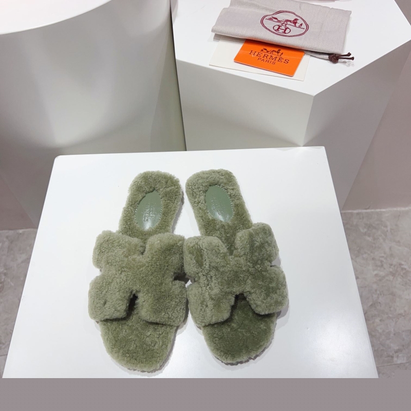 H**mes slippers